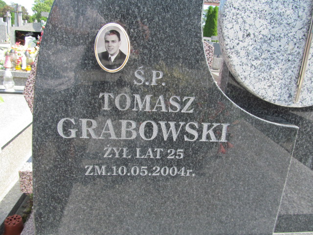 Tomasz Grabowski 1979 Ostrów Mazowiecka - Grobonet - Wyszukiwarka osób pochowanych